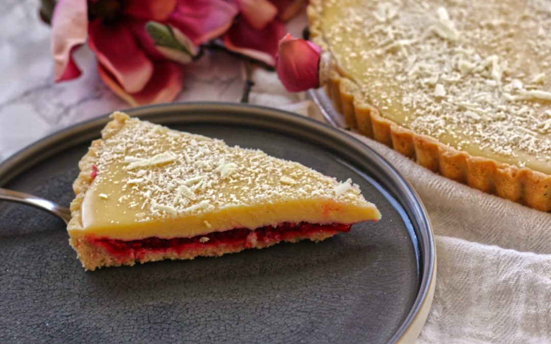 Verführerische weiße Himbeer-Trüffel-Tarte